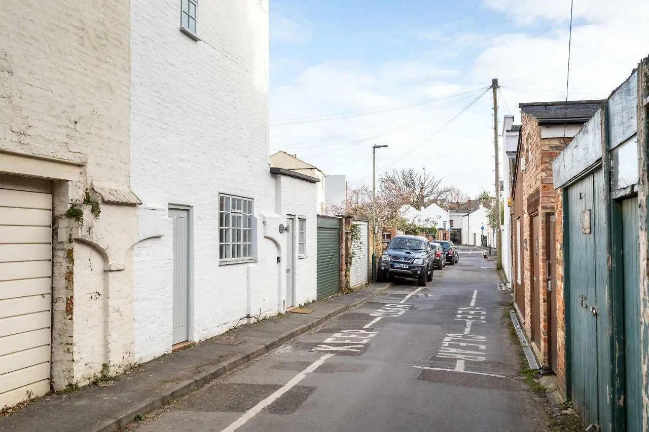 The Coach House Montpellier Apartment Cheltenham
